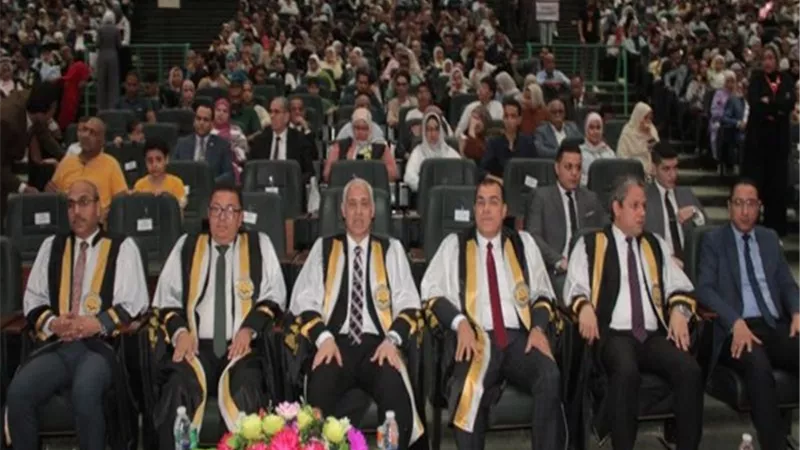 جامعة أسيوط تحتفل بتخريج الدفعة 47 من طلاب حقوق
