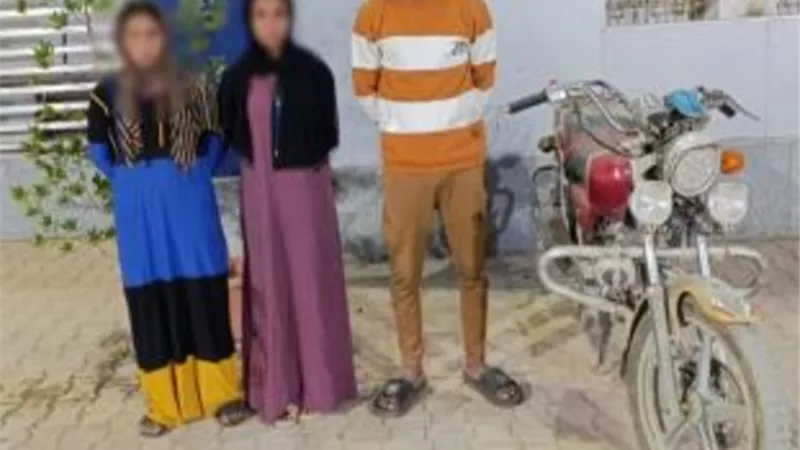 ملابسات فيديو لاستعراض عامل بدراجة نارية وبصحبته فتاتين بسوهاج