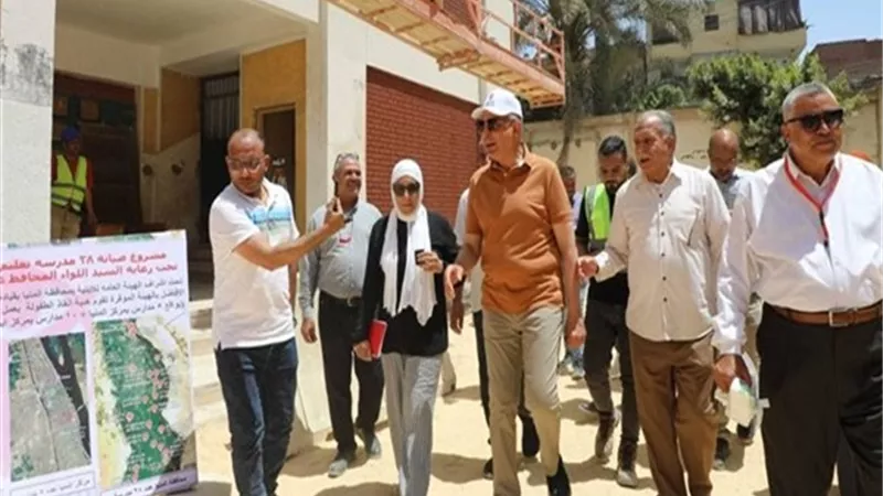 محافظ المنيا يتفقد انتهاء صيانة مدرسة بأبو قرقاص
