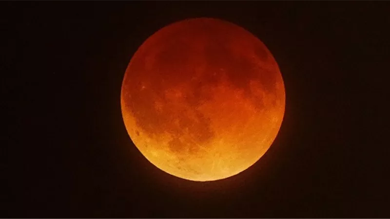6 معلومات عن الخسوف الكلي للقمر