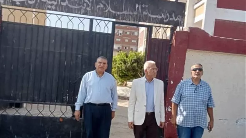 مدير تعليم الإسماعيلية يتفقد جاهزية المدارس للعام الجديد