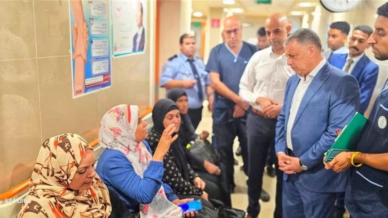 بعد شكاوى المواطنين..محافظ الإسماعيلية يتابع بنفسه الخدمات الطبية