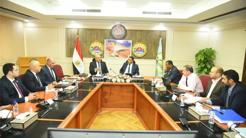 وفد الهيئة العامة للاستثمارتناقش الموارد والفرص الاستثماريةبمطروح