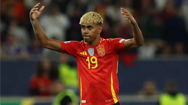 تشكيل إسبانيا ضد تركيا بتصفيات كأس العالم.. لامين يامال في الهجوم