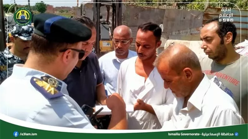 حملة أمنية لإزالة أوكار النباشين بالإسماعيلية..صور