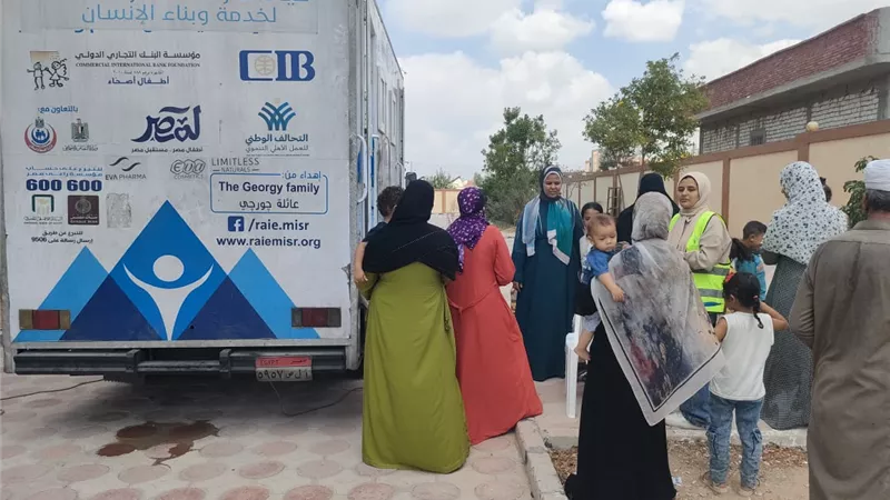 400 مواطن يستفيدون من قافلة طبية لمؤسسة راعي مصر بالقنطرة شرق