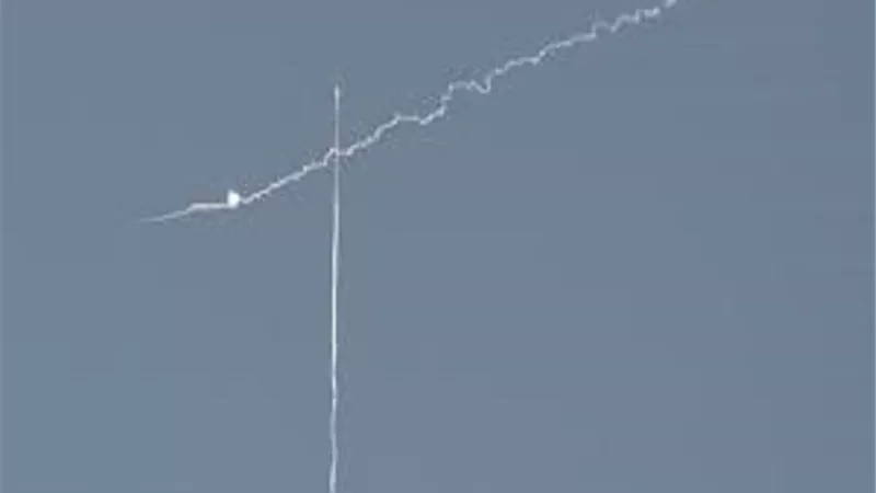 الدفاع الجوي الإسرائيلي يفشل في اعتراض مسيّرة قادمة من اليمن