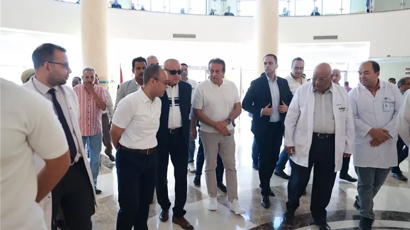 وزير الصحة ومحافظ الأقصر يتفقدان مستشفى الحميات ..صور