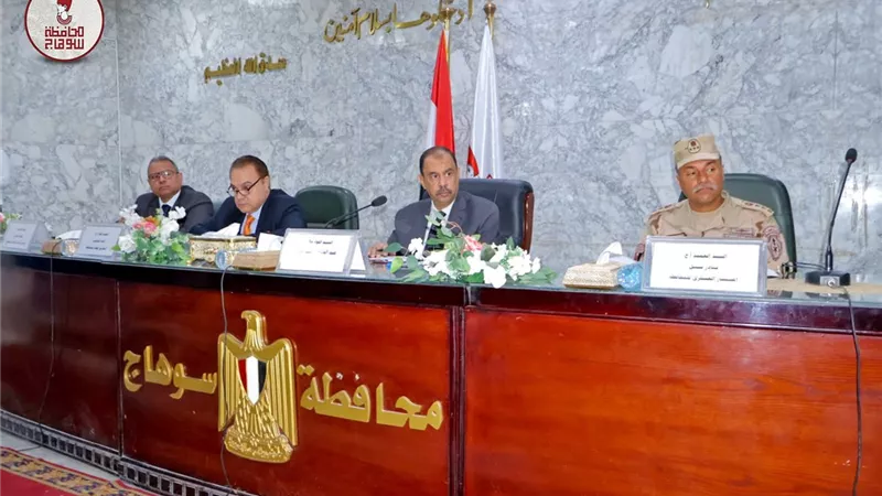 محافظ سوهاج يشدد على متابعة ملفات التصالح وإزالة التعديات