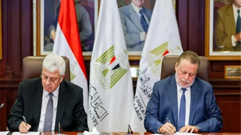 منح جامعية للمتفوقين بتعاون 