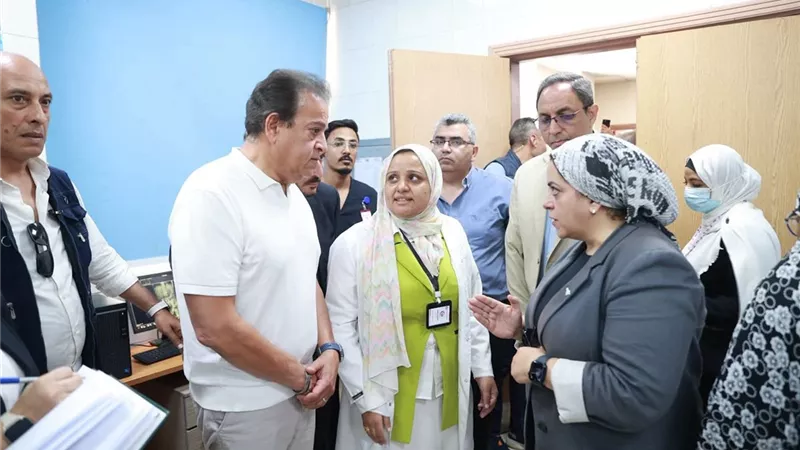 وزير الصحة يتفقد مستشفى قفط التخصصي..صور
