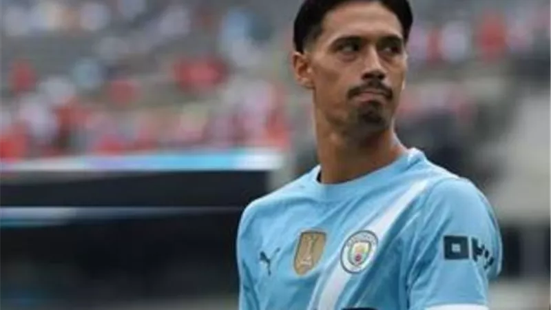 ريندرز يتفوق علي هالاند و مرموش.. ويفوز بأفضل لاعب في المان سيتي