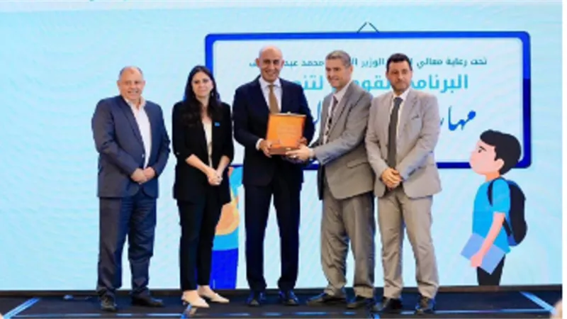 وزيرالتعليم شمال سيناء تتألق في البرنامج القومي لتنمية اللغة