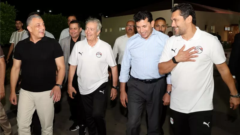 الشباب والرياضة: نقدم الدعم الكامل للمنتخب في كأس العرب.. ومحافظ الإسماعيلية يؤكد: نتمنى للفريق التوفيق