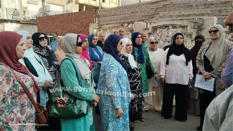 الأوتوبيس الطائر يواصل جولاته بمدارس دمياط استعدادا للعام الدراسي