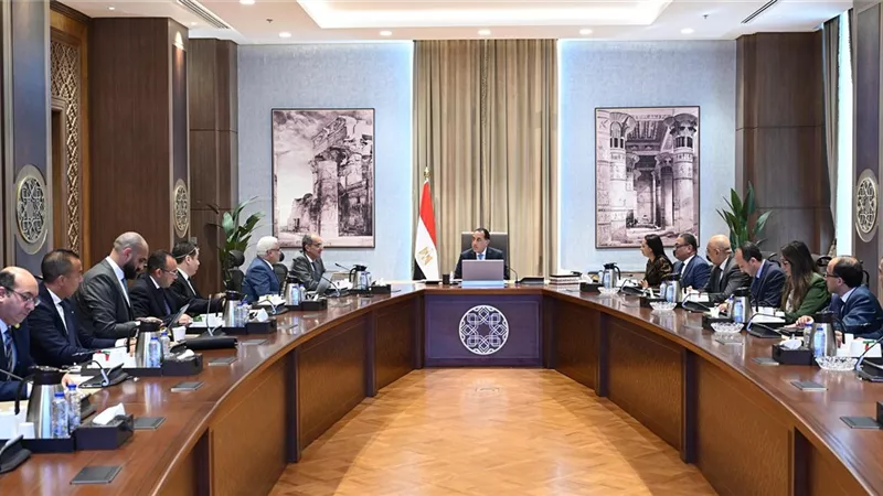 مدبولى يتابع تفعيل الربط الإلكتروني بين