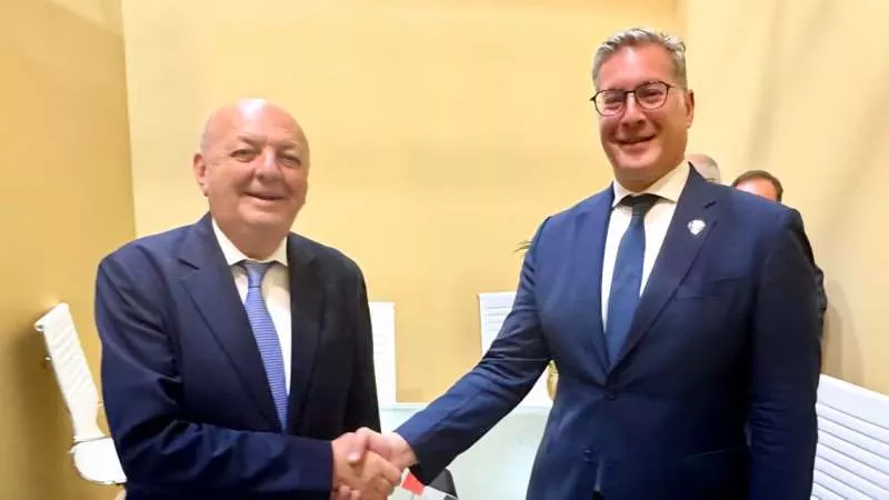 وزير البترول يبحث مع وزير أمن الطاقة الإيطالي تعزيز التعاون المشترك