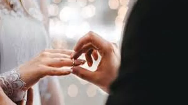 حكم التحايل بالزواج العرفي من أجل الحصول على المعاش؟