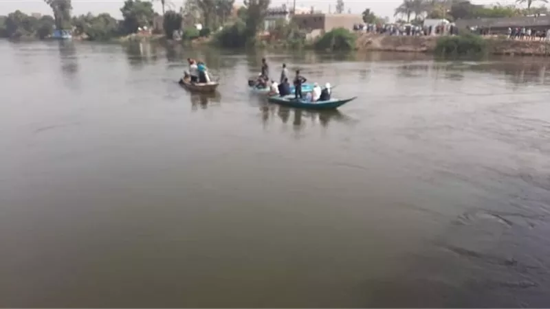 مصرع سائق توك توك غرقا في نهر النيل بالصف
