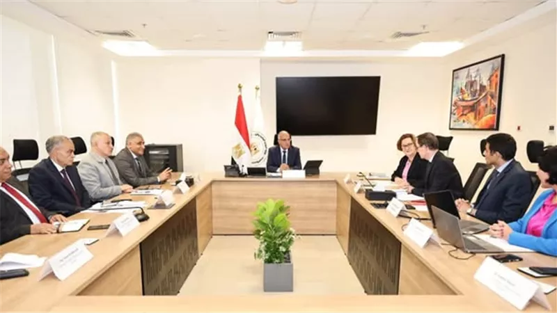 الري: إحلال وتجديد شبكات الصرف المغطى في زمام ١.٤٠ مليون فدان
