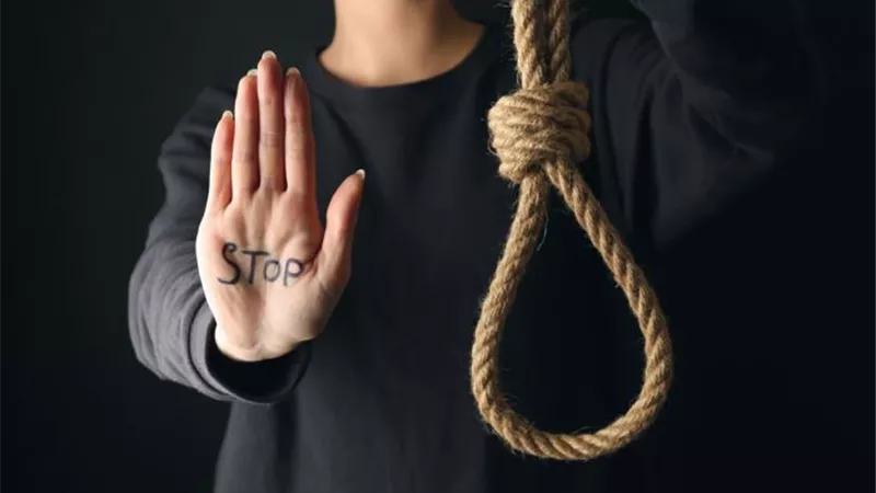 تزامنًا مع اليوم العالمي لمنع الانتحار..إليك حكمه وجزاء فاعله