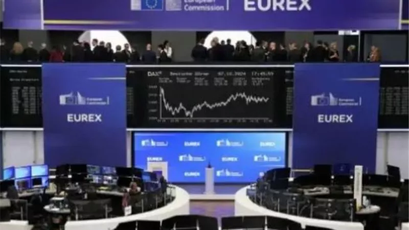 الأسهم الأوروبية تحوم قرب أعلى مستوياتها بدعم مكاسب القطاعات