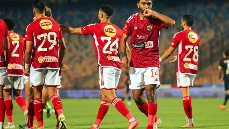 الأهلي يواجه شبح الرحيل مجاناً..حسين الشحات وأحمد عبدالقادر وكوكا