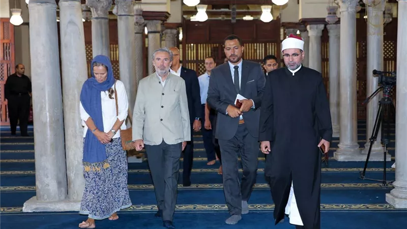 السفير الإيطالي يشيد بالأنشطة العلمية والدعوية للجامع الأزهر