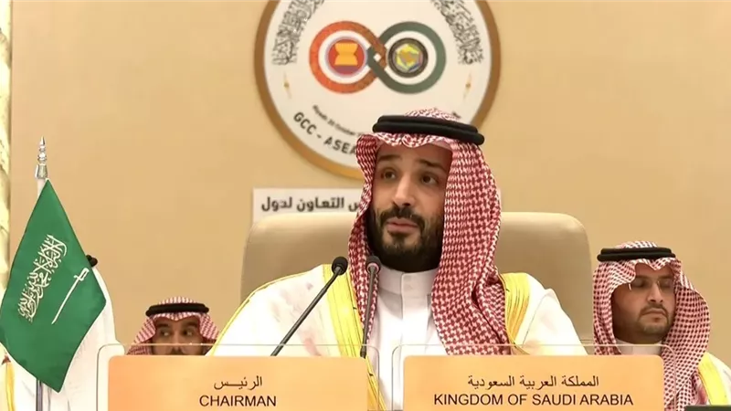 ولي العهد السعودي: غزة أرض فلسطينية ودعمنا لقطر لا حدود له