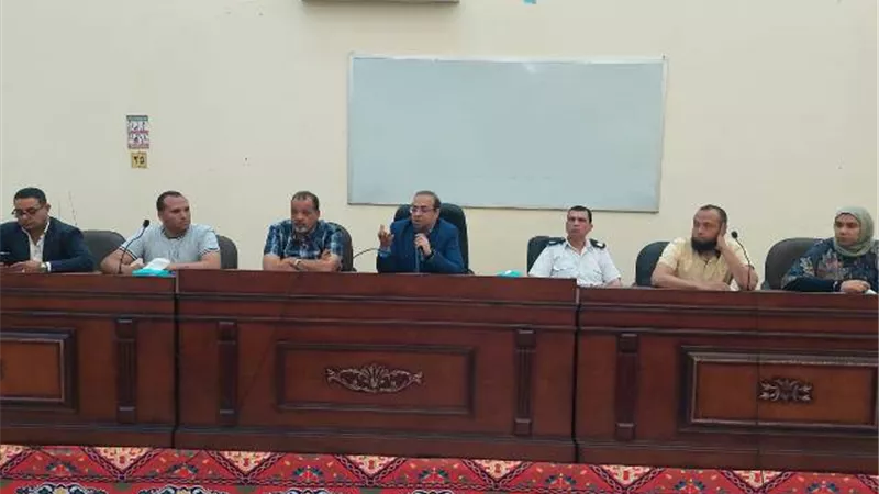 نتائج إجتماع رئيس جهاز الفيوم الجديدة مع ممثلى سكان المدينة.. بالصور