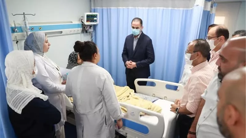 نائب وزير الصحة يتفقد مستشفى الأورام بسمالوط ومركز نقل الدم بالمنيا