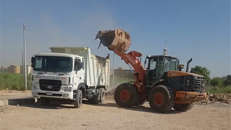 إزالة أسباب شكوى المخلفات شرق مدينة الأقصر