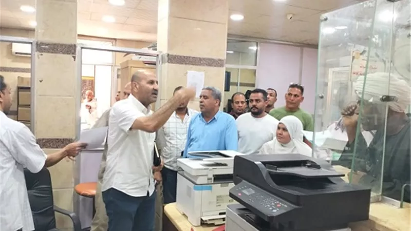 السكرتير العام يتفقد سير العمل بالمركز التكنولوجي بدشنا