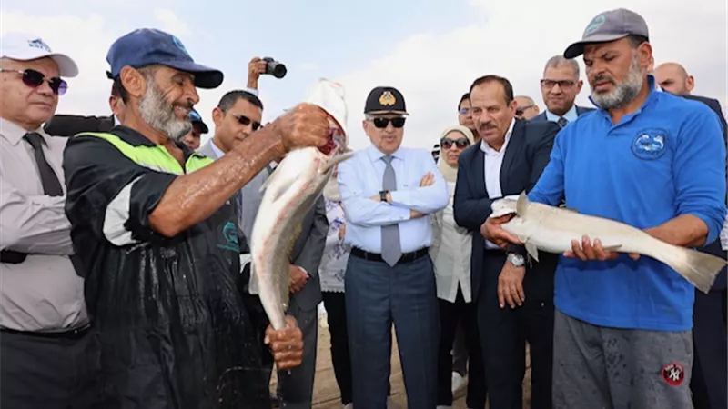 رئيس قناة السويس يتابع أكبرمشروع للاستزراع السمكي في الشرق الأوسط