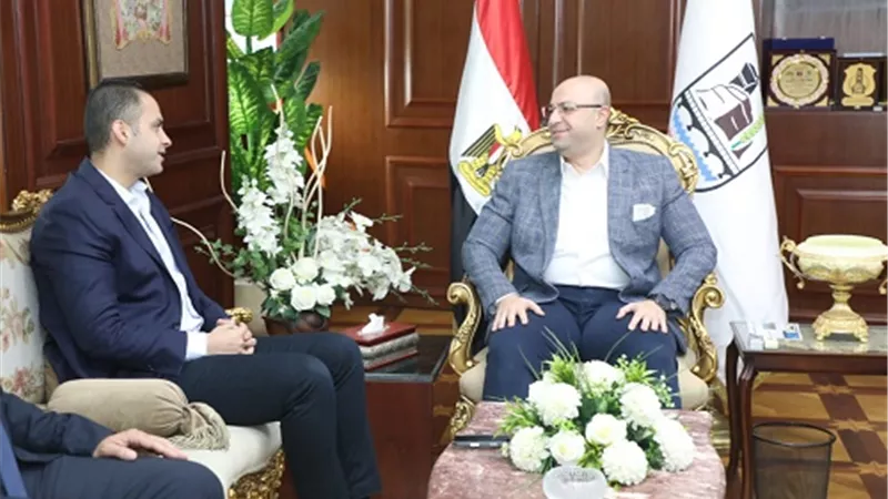 محافظ بني سويف يلتقي نائب وزير الصحة للحوكمة والرقابة