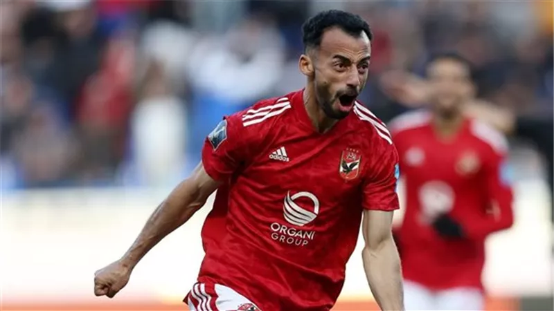عماد النحاس يوجه رسالة لـ أحمد عبد القادر خلال تدريبات الأهلي