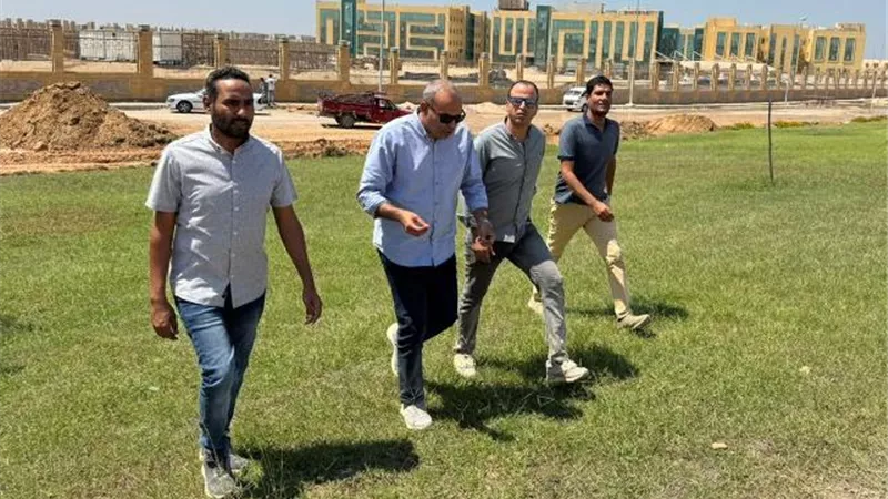 شاهد بالصور.. أحدث مشروعات الزراعة والممشى السياحى بأسيوط الجديدة