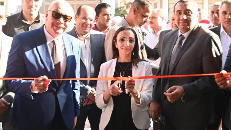 عازر تفتتح 3 معارض أهلاً مدارس بكفر الدوار و ابو حمص ودمنهور