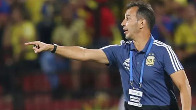 إقالة مدرب منتخب فنزويلا من منصبه