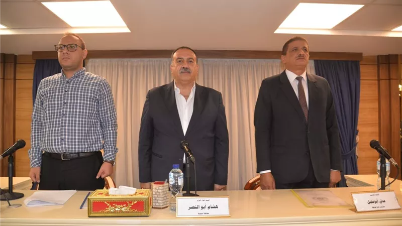 تنفيذي أسيوط يستعرض استعدادات العام الدراسي الجديد