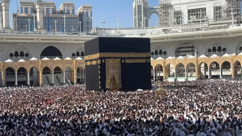 خطيب المسجد الحرام : الصدق قرين الإخلاص