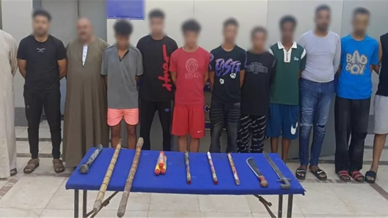مشاجرة بالأسلحة البيضاء والألعاب النارية بالبساتين