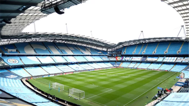 ملعب الاتحاد يحتضن قمة المان سيتي ضد مانشستر يونايتد