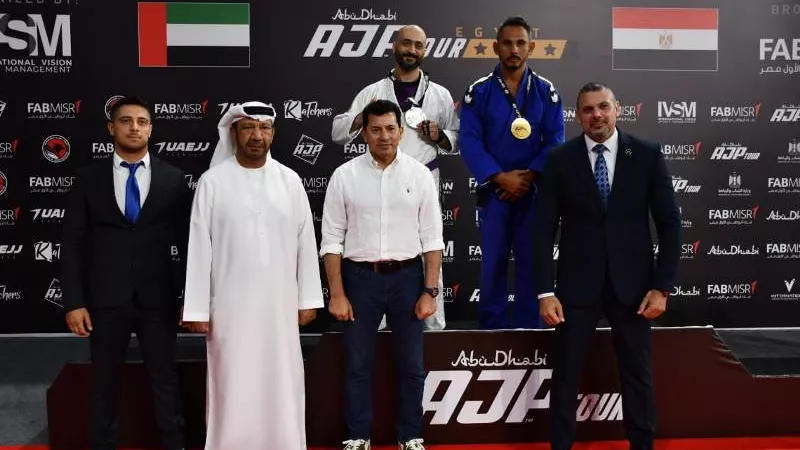 وزير الرياضة يشهد افتتاح بطولة رابطة أبوظبي لمحترفي الجوجيتسو