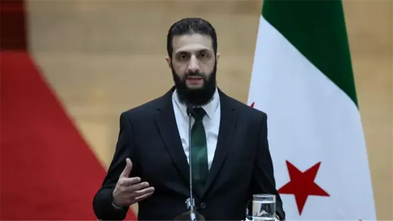 الشرع يبحث مع قائد القيادةالمركزية الأمريكية قضايا الأمن الإقليمي