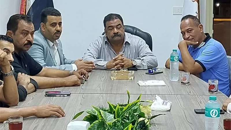 الشعب الجمهوري بالإسماعيلية يعقد اجتماعًا استعدادًا للانتخابات