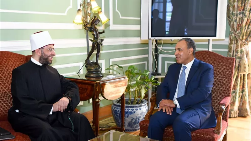 وزير الخارجية يشيد بجهود 