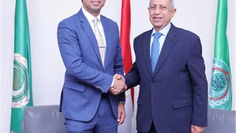 رجل الأعمال علي سالم يهنئ الدكتور إسماعيل عبد الغفار بتجديد رئاسته لـ الأكاديمية العربية للعلوم والتكنولوجيا