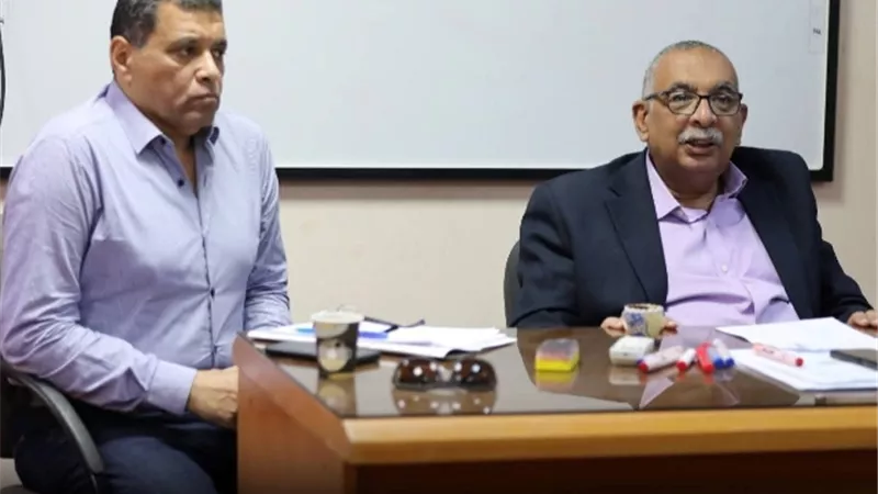 حسن يحيى يترأس اجتماع اللجنة العليا للأزمات والكوارث بمياه المنيا