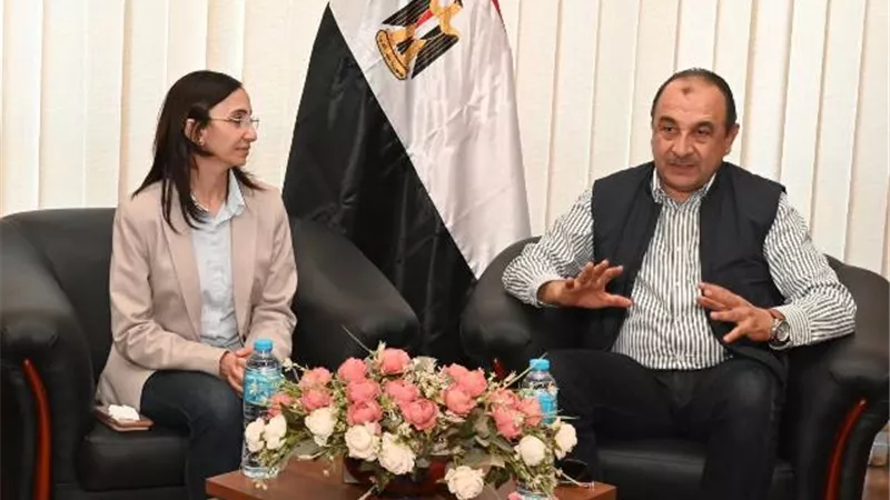 عازر تستقبل وزير قطاع الأعمال العام فى كفر الدوار بالبحيرة